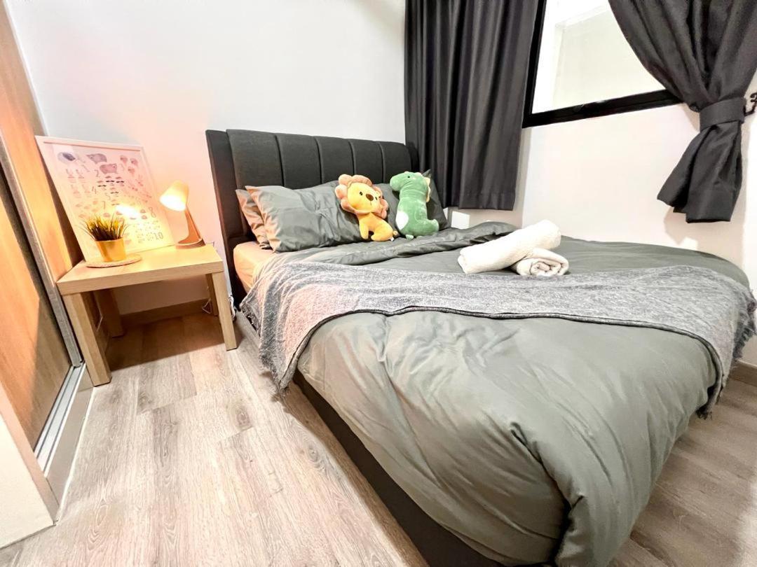 Mosaic Mid Valley South Key By R9 Apartment