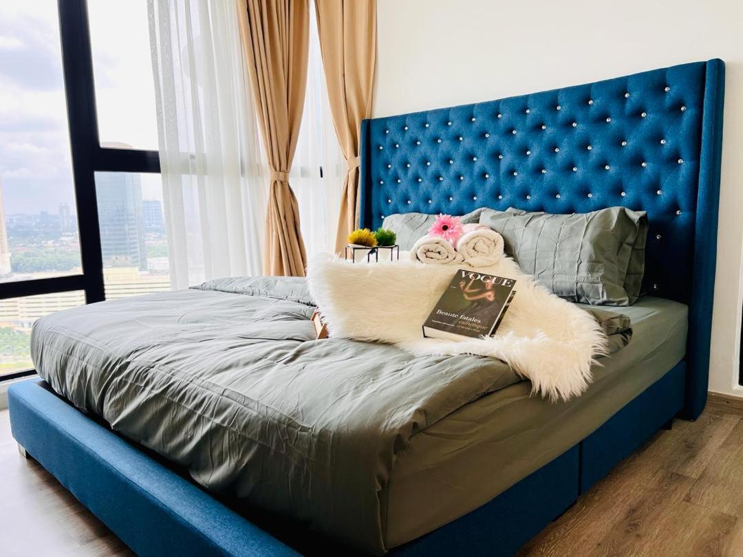 Mosaic Mid Valley South Key By R9 Apartment