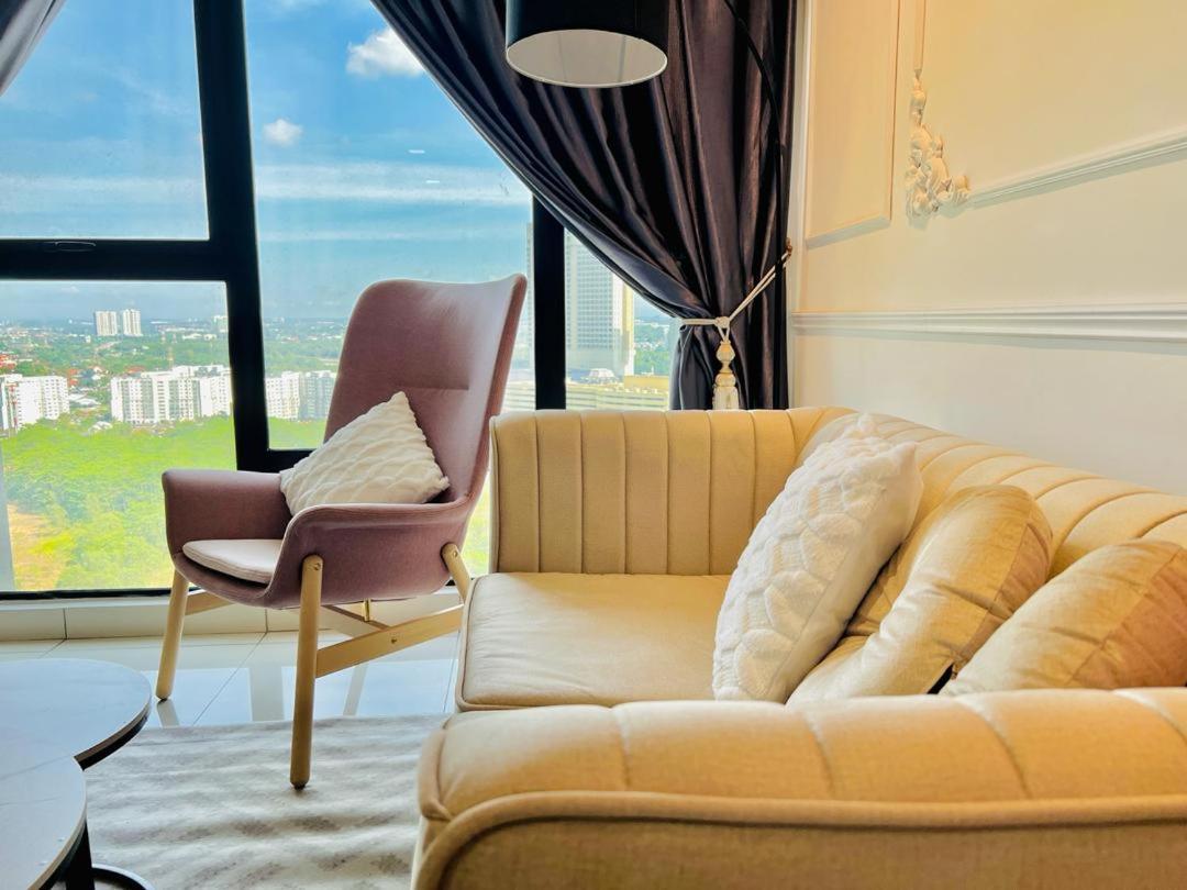 Mosaic Mid Valley South Key By R9 Apartment