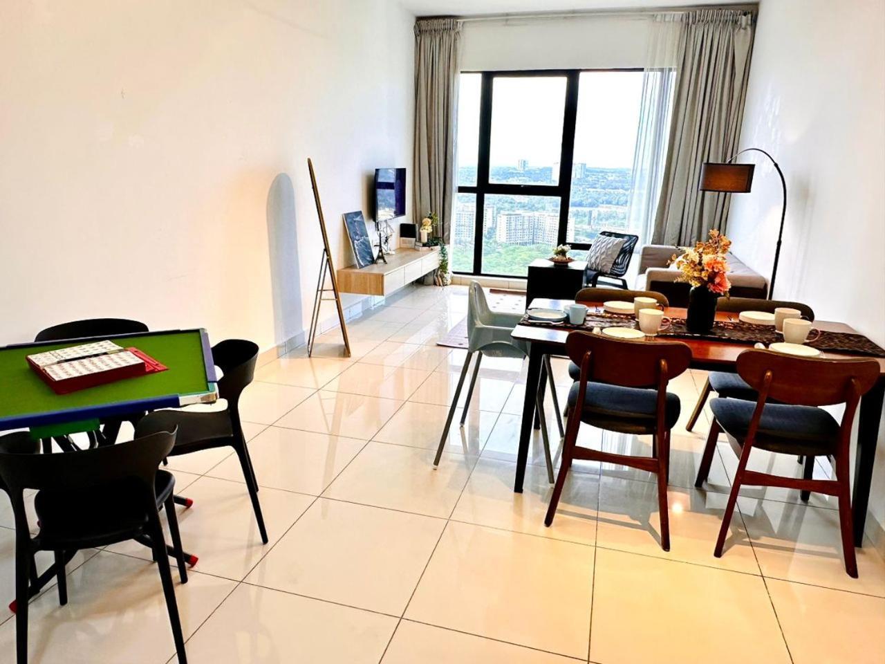Mosaic Mid Valley South Key By R9 Apartment *
