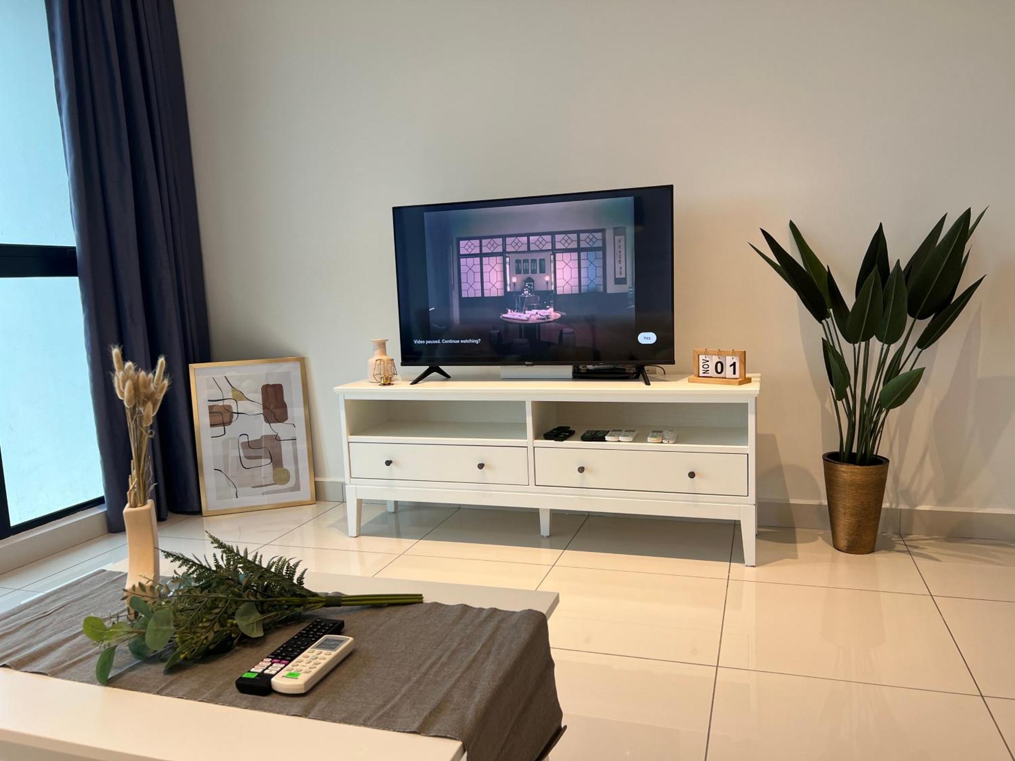 Apartment Mosaic Mid Valley South Key By R9 *