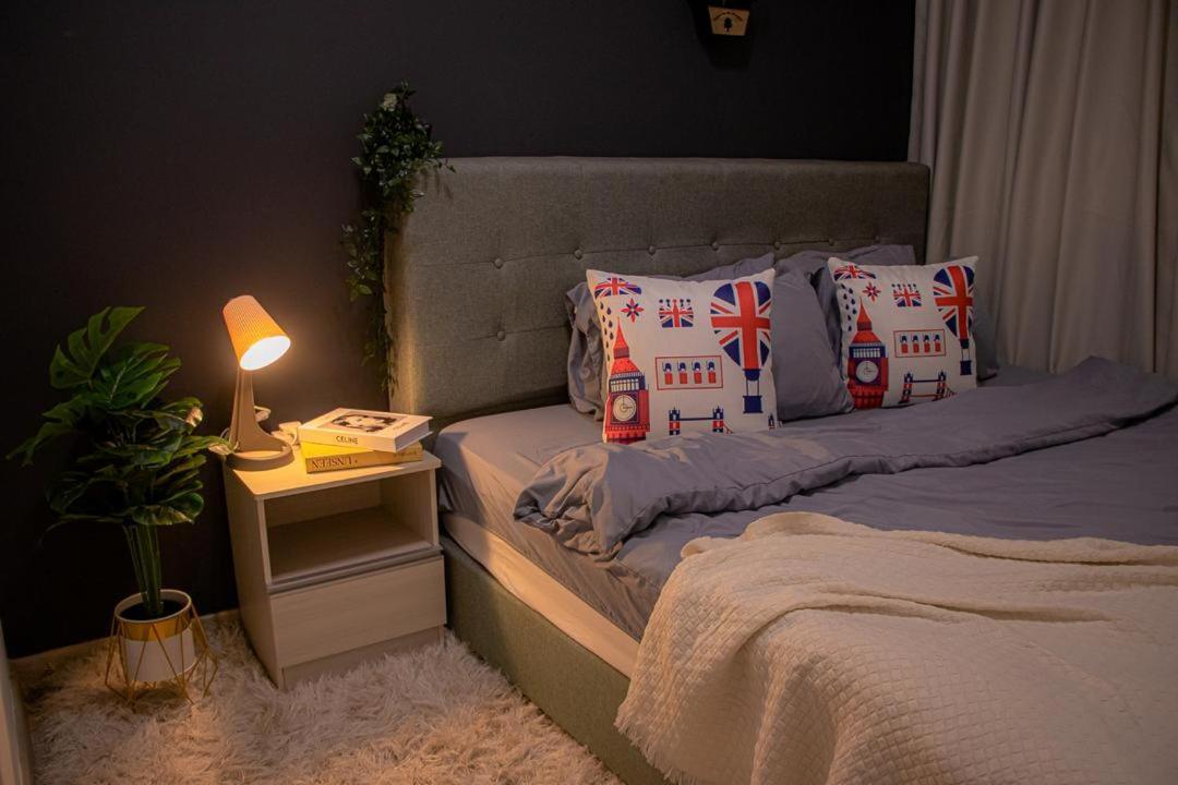 Mosaic Mid Valley South Key By R9 Apartment